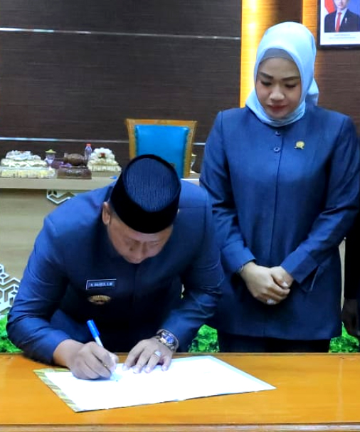 Bupati Batola Tandatangani Nota Kesepakatan KUA-PPAS 2026 dan RPJMD 2025–2029