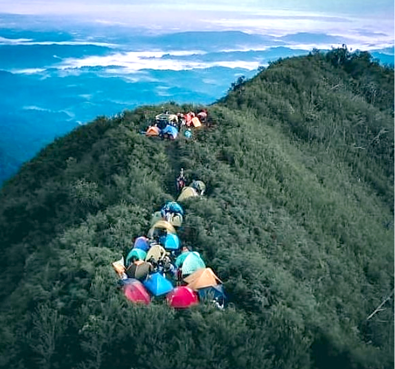 Gunung Hauk Balangan Kini Ramai Dikunjungi Wisatawan Karena Keunikannya