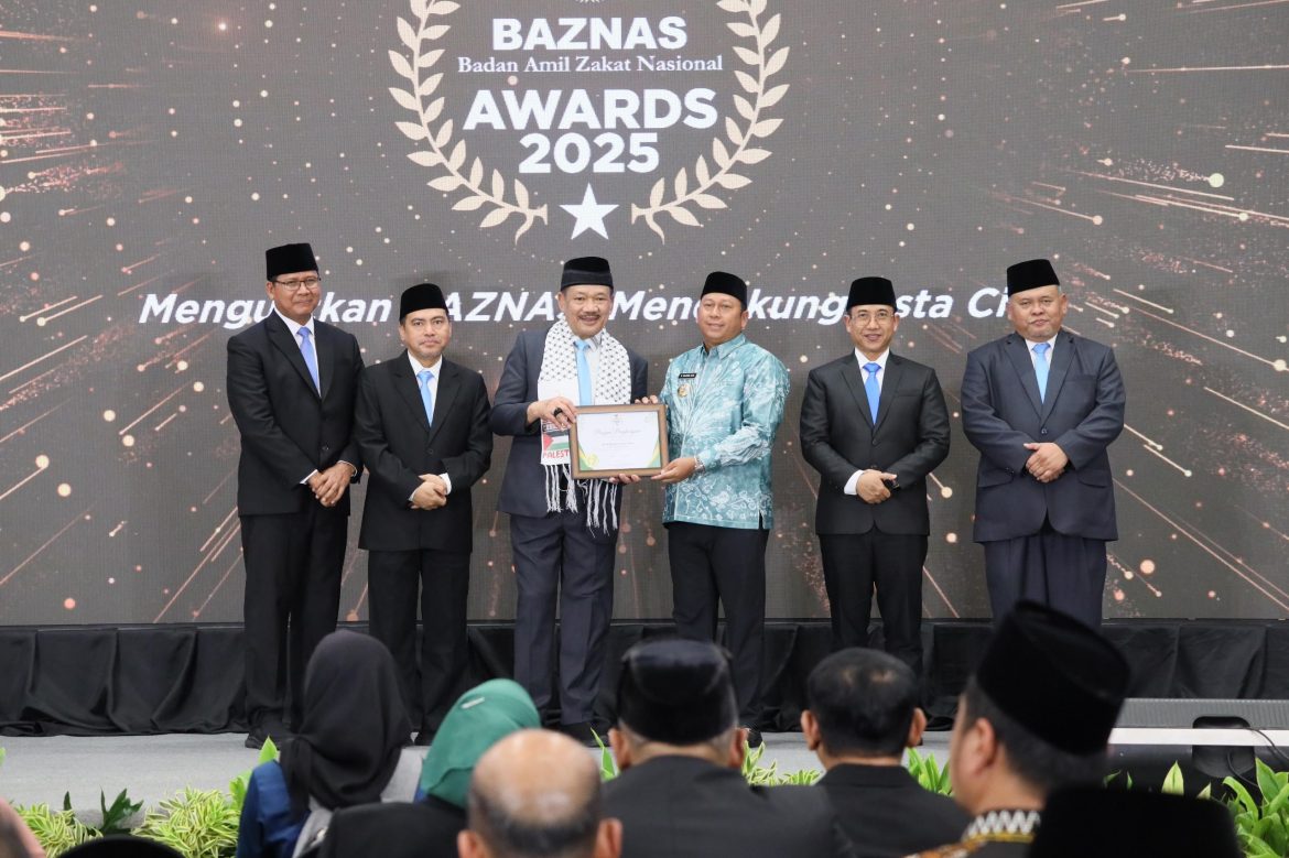 Bupati Batola Raih Penghargaan Pendukung Gerakan Zakat Indonesia