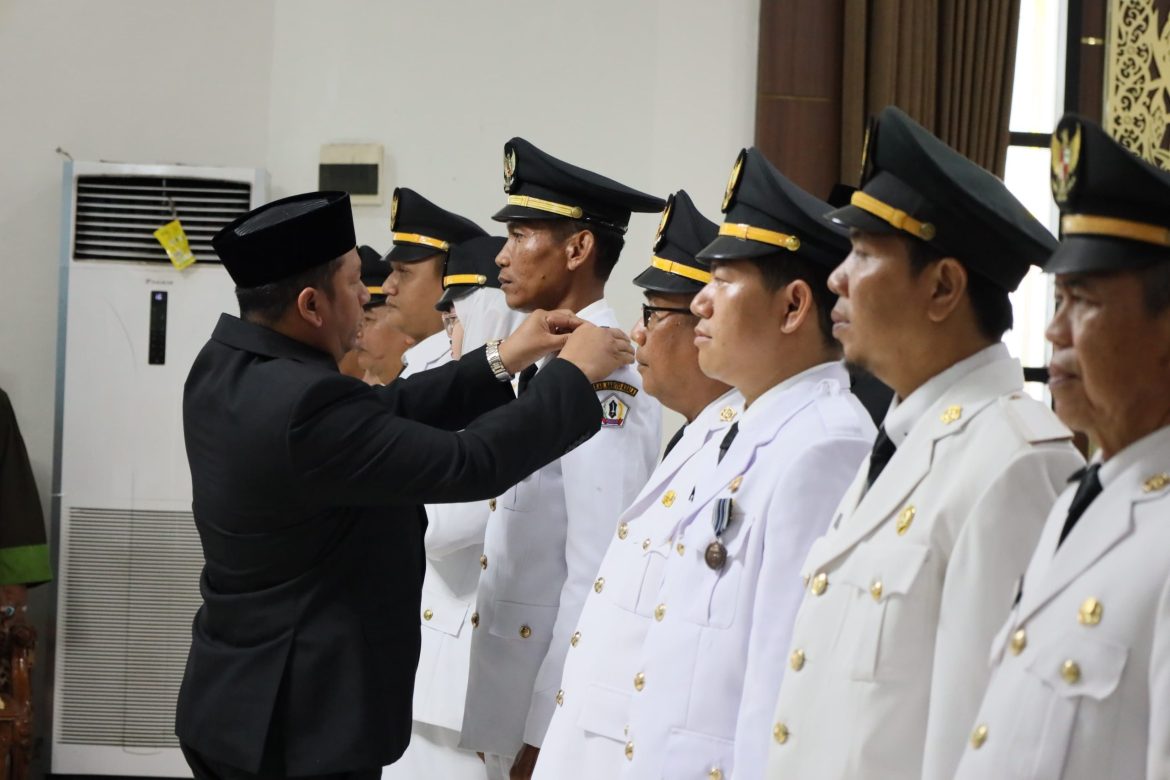 Tingkatkan Kinerja Pelayanan Publik, Bupati Batola Lantik Pejabat Baru