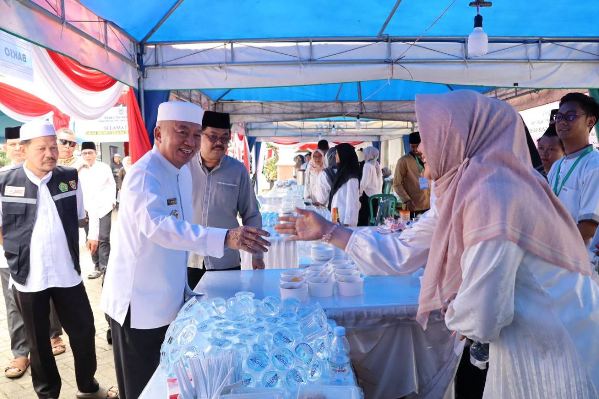Sediakan 2.000an Porsi Makanan Gasan Jamaah Haul, Gubernur Muhidin Tinjau Stand Disbunnak Kalsel