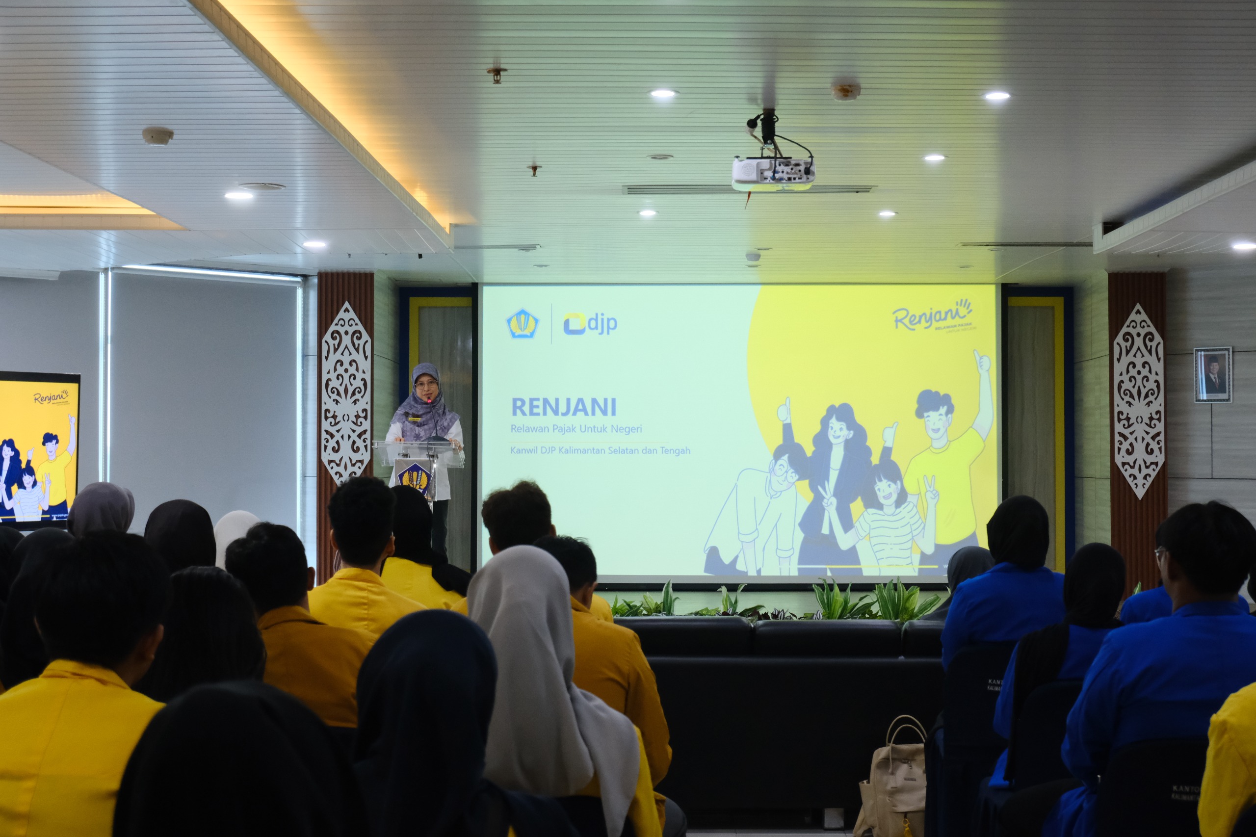 Relawan Pajak Dibekali Ilmu Perpajakan